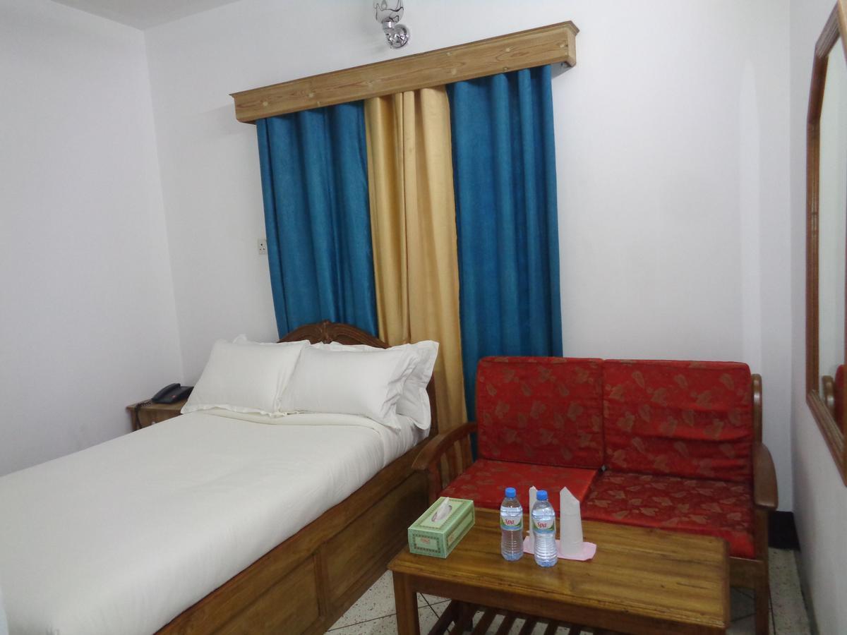 Hotel The Dhaka Today Екстер'єр фото